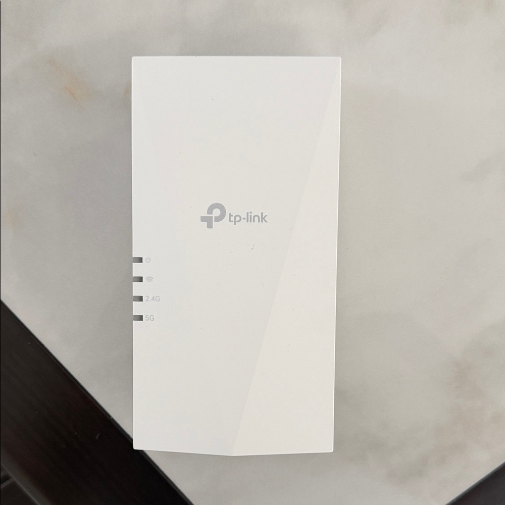 TP-Link White Network Adapter AX1800 extender